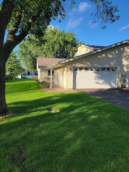 291 Pleasure Creek Dr, Minneapolis, MN 55434