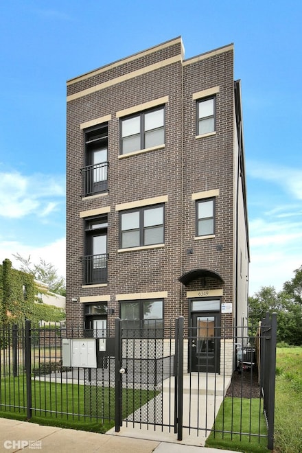6349 S Maryland Ave Unit 2, Chicago, IL 60637