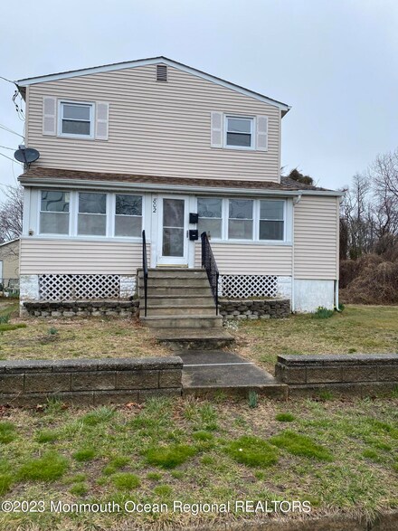 802 17th Ave, Wall Township, NJ 07719