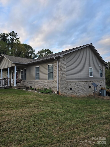 101 Whispering Pine Dr, Marion, NC 28752