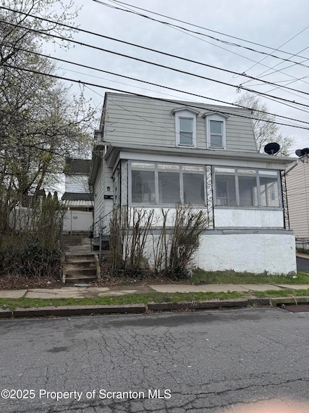 228 S Hancock St, Wilkes Barre, PA 18702