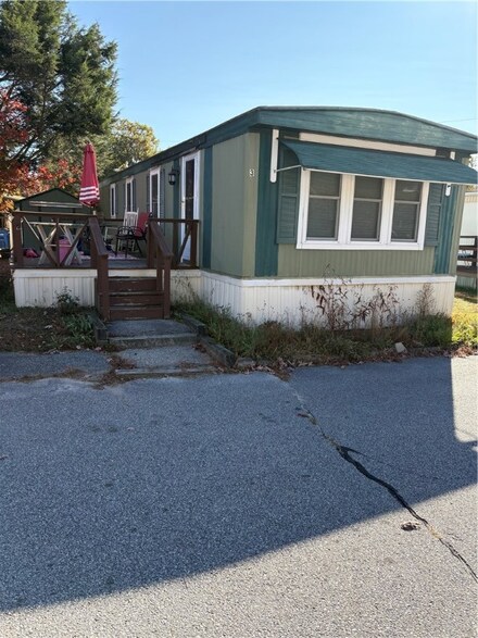 3 Ln 3, Coventry, RI 02816