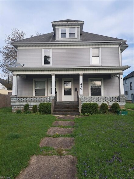 410 Pine St, Coshocton, OH 43812
