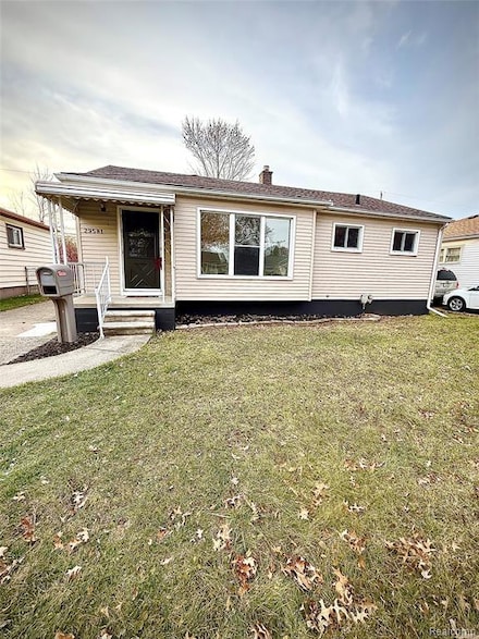 29581 Rosemont St, Roseville, MI 48066