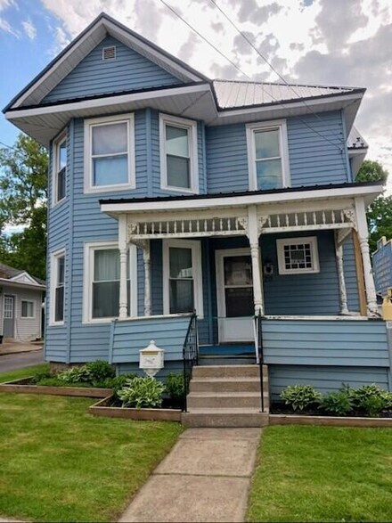 20 Depot St, Chateaugay, NY 12920