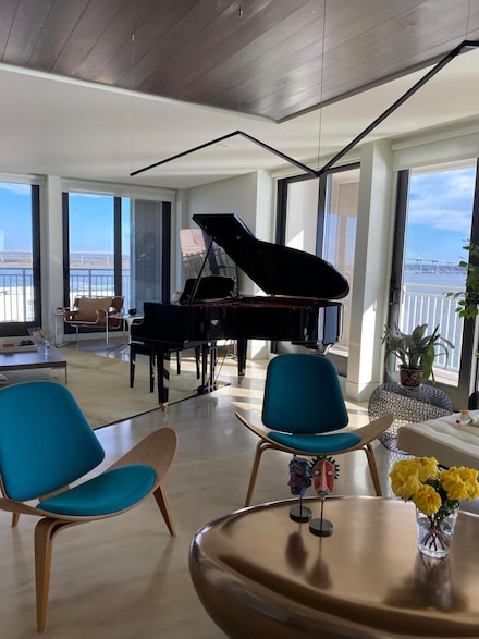330 Concord St Unit 12, Charleston, SC 29401