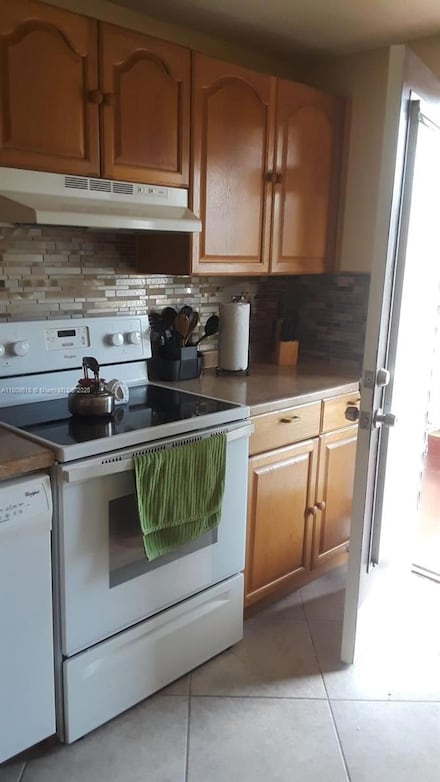 2950 NW 46th Ave Unit 101A, Lauderdale Lakes, FL 33313