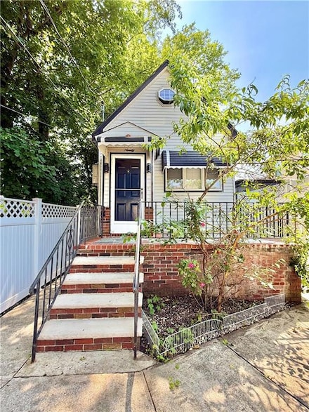 90 Hickory Ave, Staten Island, NY 10305