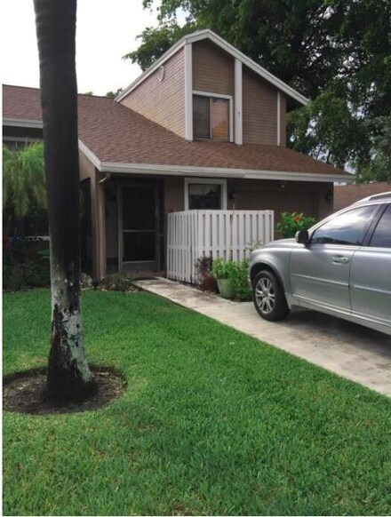 22291 Woodspring Dr, Boca Raton, FL 33428
