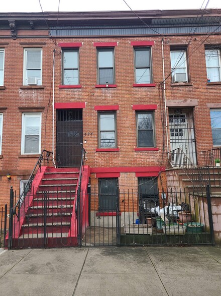 424 Pacific Ave, Jersey City, NJ 07304