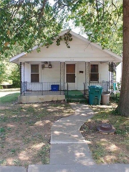 415 14th St, Osawatomie, KS 66064