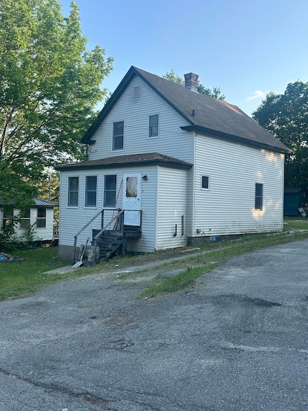 8 Lincoln St, Millinocket, ME 04462