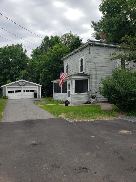 21 Skinner St, Claremont, NH 03743