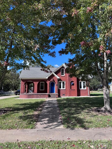 300 S Thompson St, Shelby, NC 28150