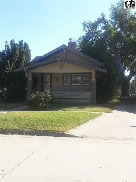 202 S Maple St, Inman, KS 67546