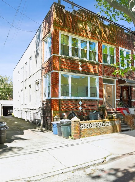 432 Amboy St, Brooklyn, NY 11212