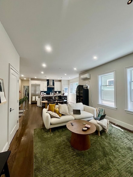 555 E 5th St Unit 1, Boston, MA 02127