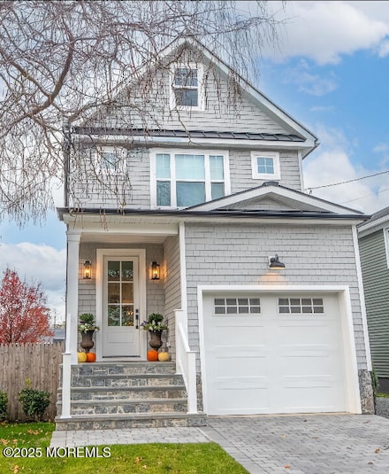 11 Maplewood Ave, Rumson, NJ 07760