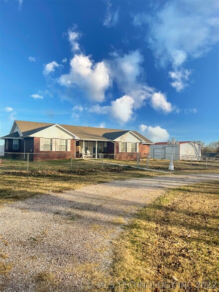 11792 County Road 3570, Ada, OK 74820