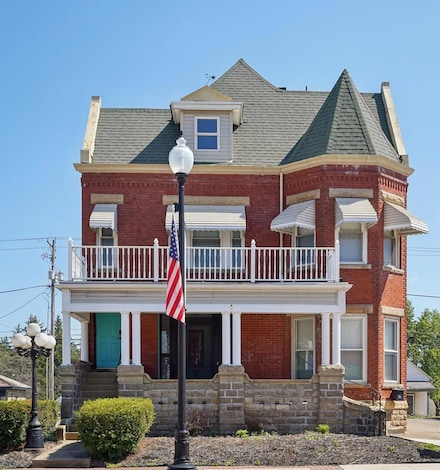 200 N Main St, New Lexington, OH 43764