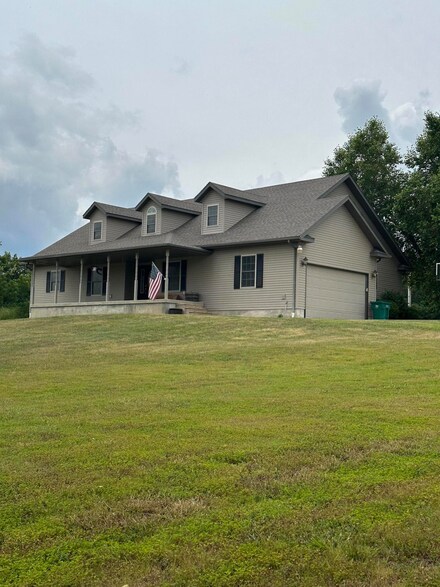 9195 Fawn Cir, Mountain Grove, MO 65711