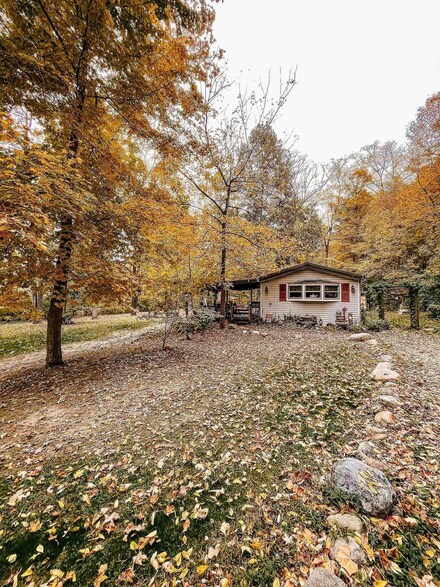 5629 W Star Blvd, Knightstown, IN 46148