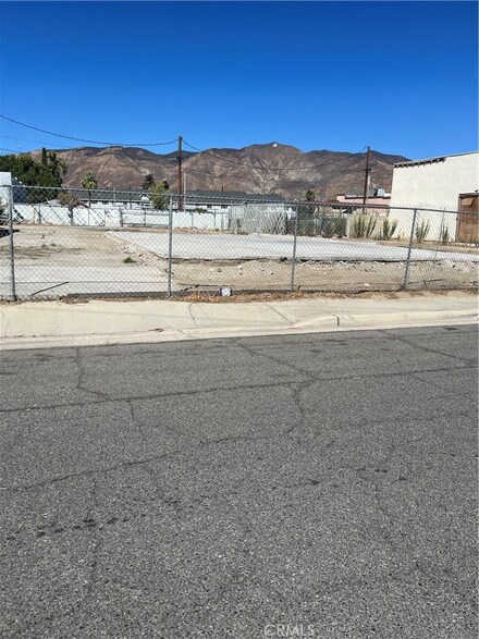 165 W 5th St, San Jacinto, CA 92583