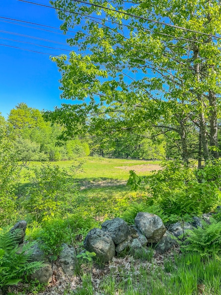 13 S Dondero Rd, Chelsea, ME 04330