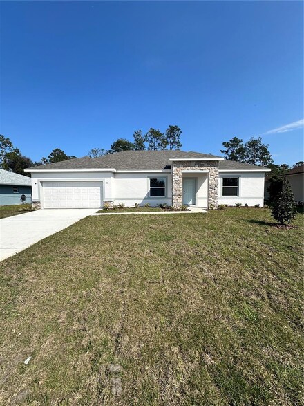 8 Wood Crest Ln, Palm Coast, FL 32164