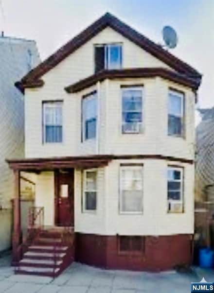 194 Mill St, Paterson, NJ 07501