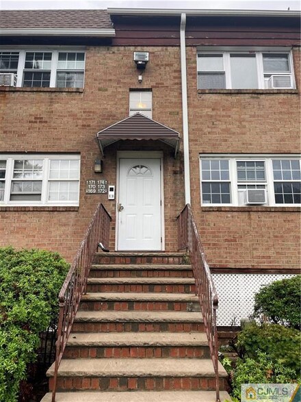 174 College Dr Unit 174, Edison, NJ 08817