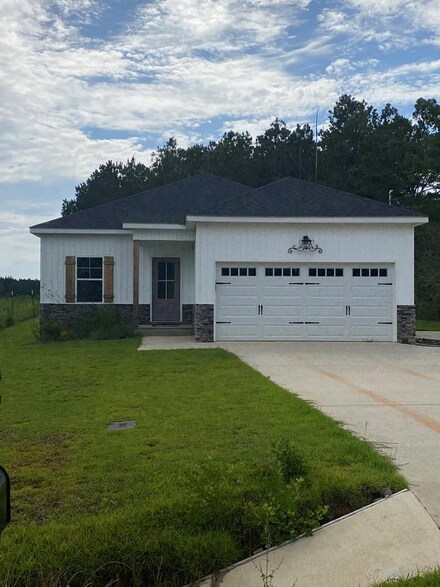 90 Dawsey Rd, Dothan, AL 36305