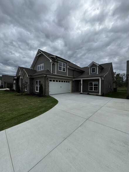 7120 Maddenwood Ln, Hermitage, TN 37076