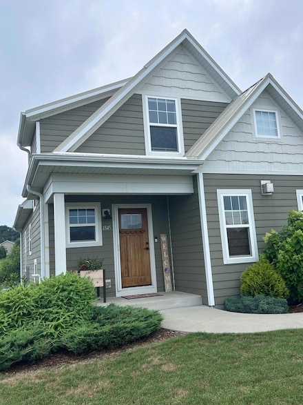 1845 Farm View Dr, Grafton, WI 53024