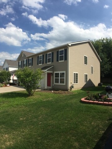 2601 Hearthstone Dr, Hampshire, IL 60140