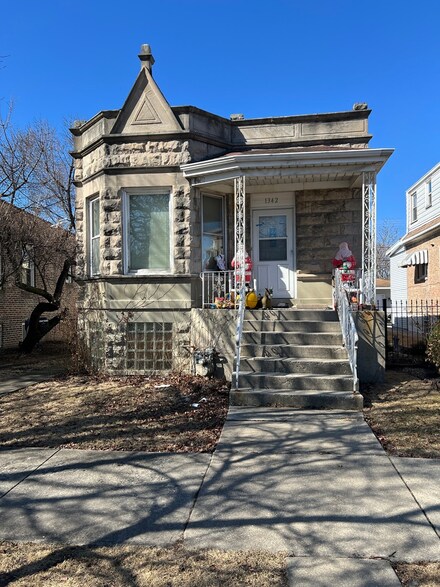 1342 S 56th Ct, Cicero, IL 60804