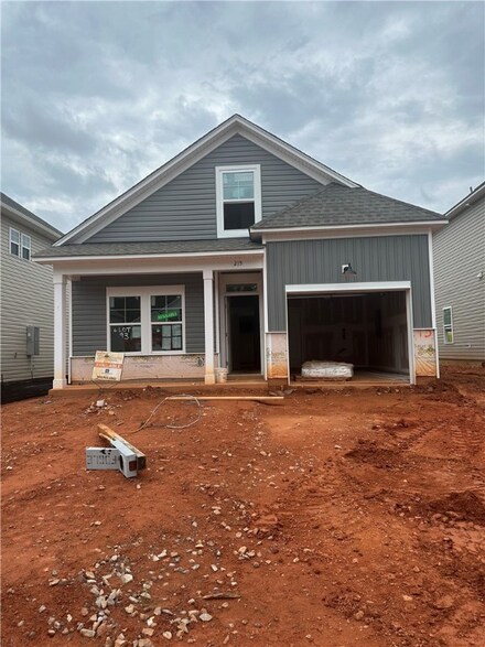 215 Brown Cir, Easley, SC 29642