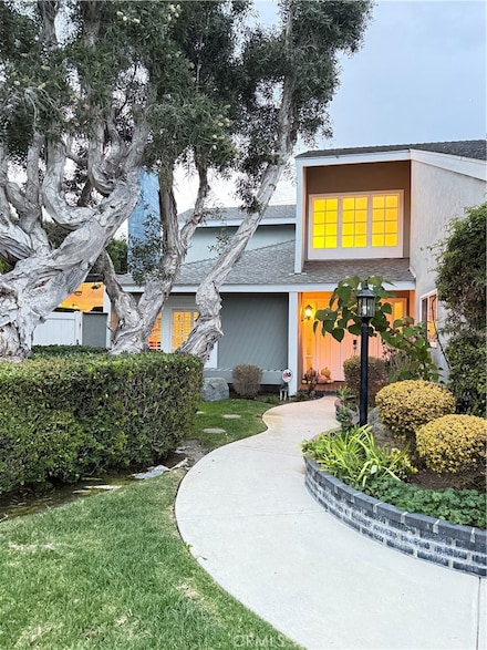 17881 Oldglen Ln, Huntington Beach, CA 92649