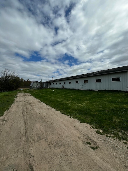 18426 14 Mile Rd, Le Roy, MI 49655