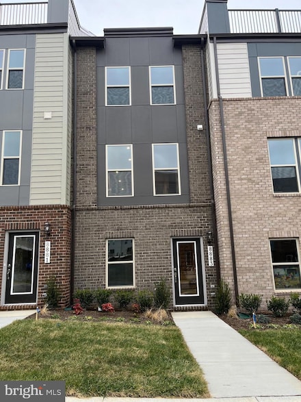 8883 Curie St, Manassas, VA 20109