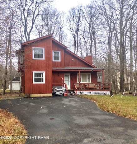 2638 Foxledge Dr, Tobyhanna, PA 18466