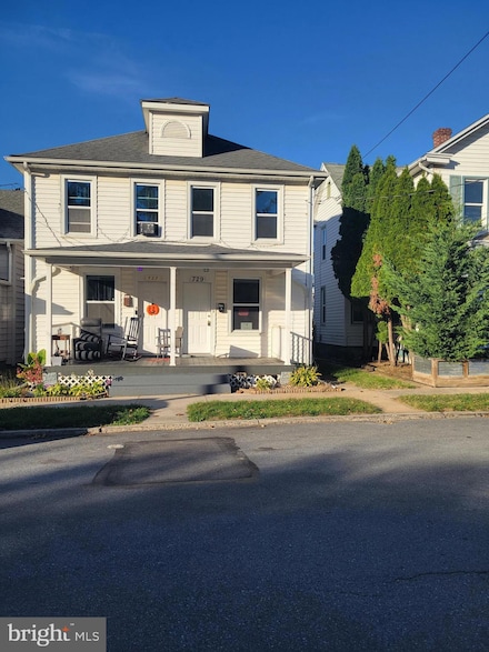 729 E Washington St, Chambersburg, PA 17201