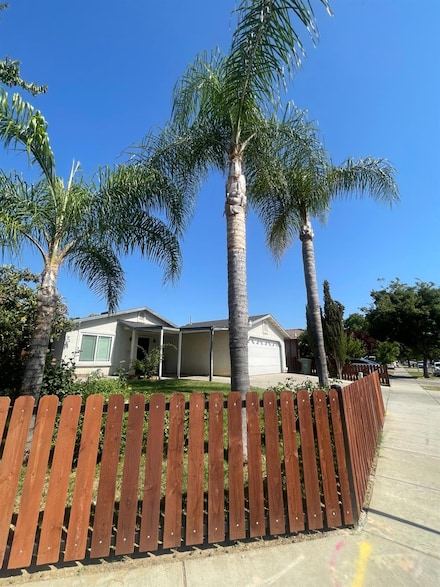 402 La Mesa St, Merced, CA 95341