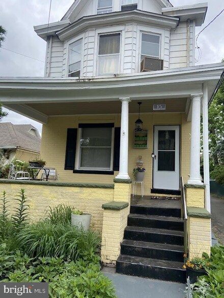 15 N Eastfield Ave, Trenton, NJ 08618