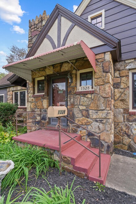 1328 E Bennett St, Springfield, MO 65804