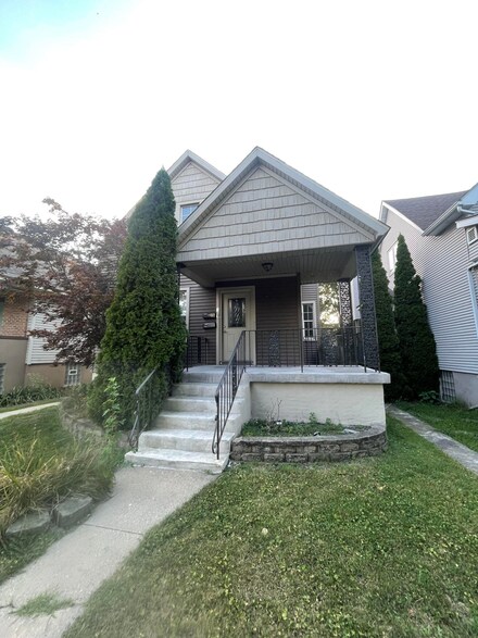 1630 Cleveland Ave, Whiting, IN 46394