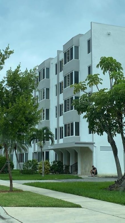 250 180th Dr Unit 208, Sunny Isles Beach, FL 33160