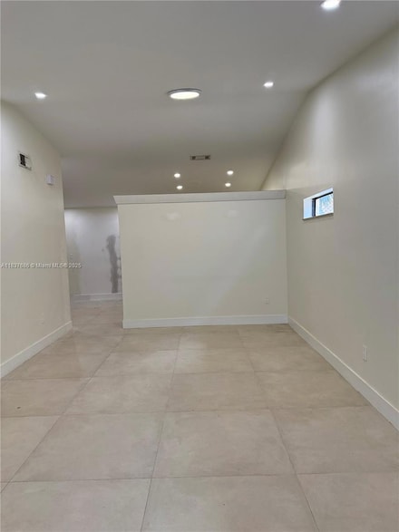 10351 NW 127th St, Hialeah, FL 33018