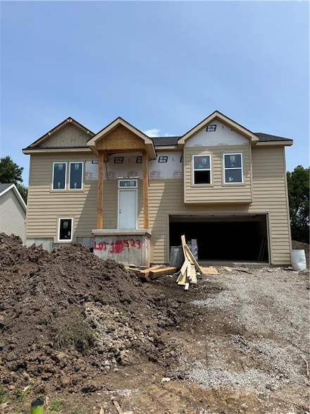 523 Hawthorne St, Smithville, MO 64089