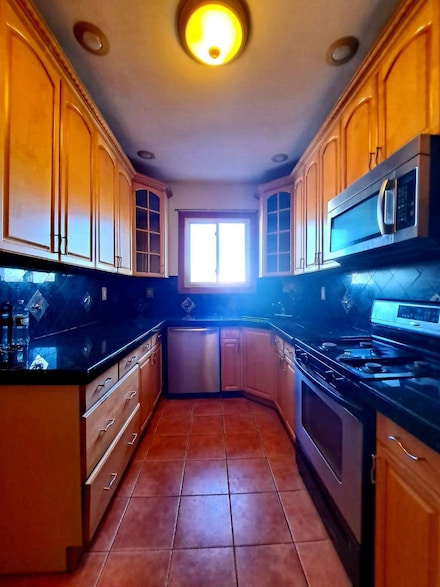 93-02 202nd St, Jamaica, NY 11423